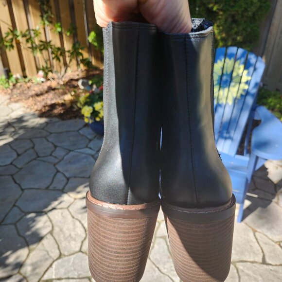 Crown Vintage Boots - Picture 4 of 5